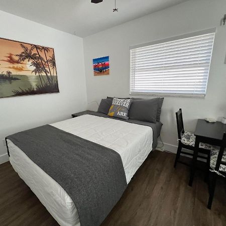 Cozy Private Studio W/Own Yard - 3Mi From Beach Семіноли Екстер'єр фото